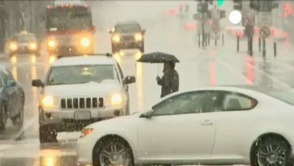 Download Video: Usa: tempesta di neve nel nordest, stato di emergenza in...