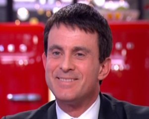 Manuel Valls "chante sous la douche"