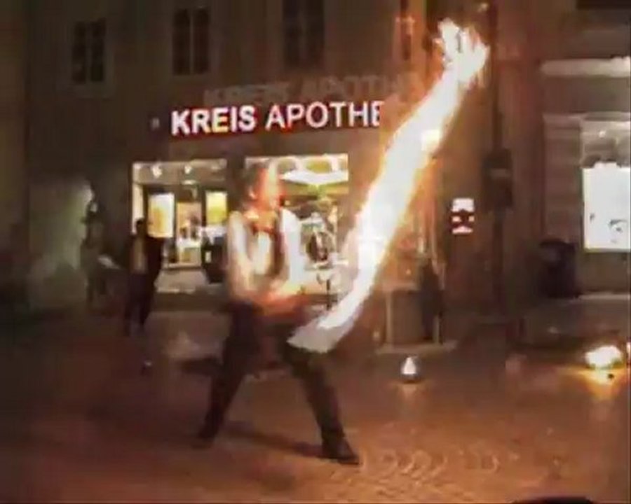 Feuershow mit LiveMusik von Prof.K.-OS beim Straßenkunstfestival in Villach