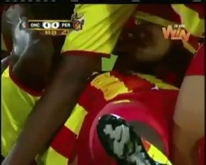 Kaleci topu ağlarda görmüş