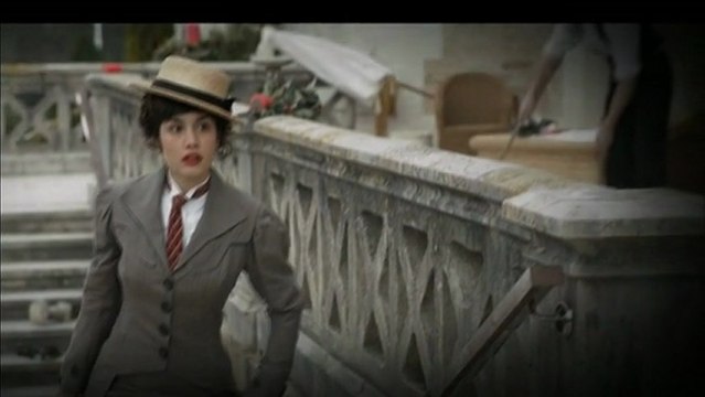 Promo de Gran hotel con Megan Montaner