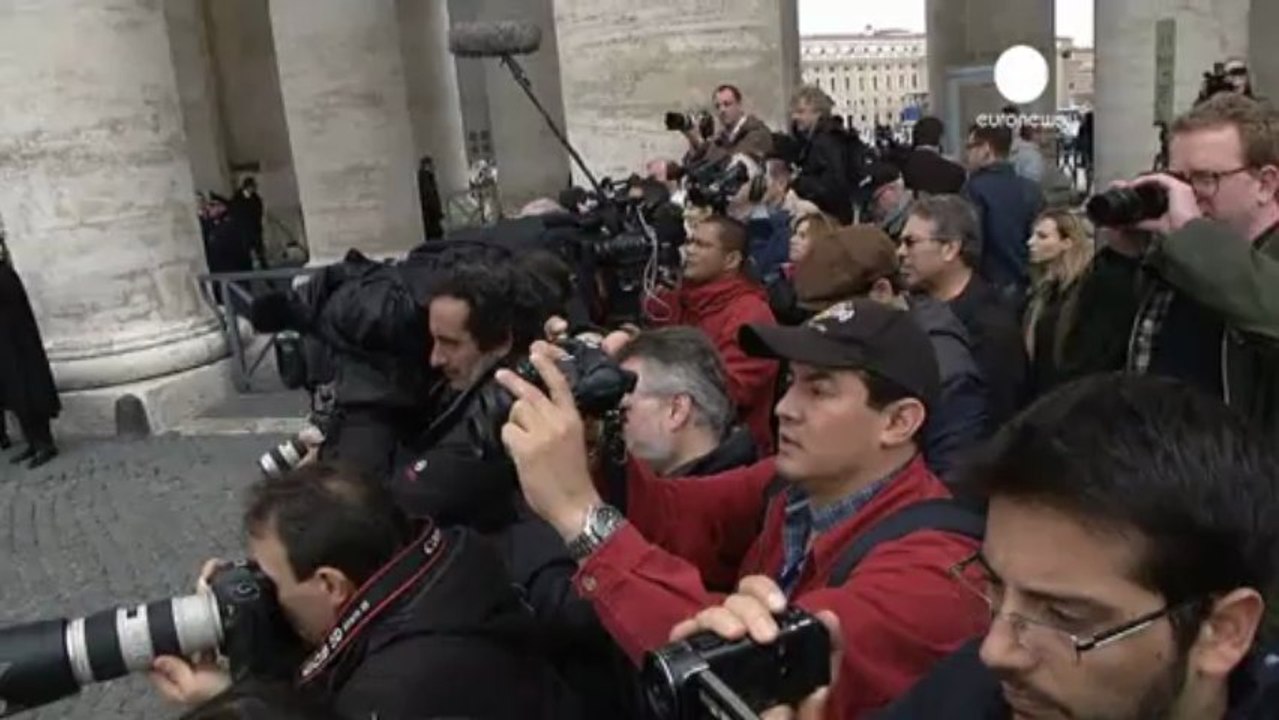 Le conclave se fait attendre