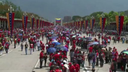 Un largo adiós a Chávez