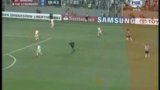 El gol que se comió Pablo Escobar [Atlético Mineiro - The Strongest]