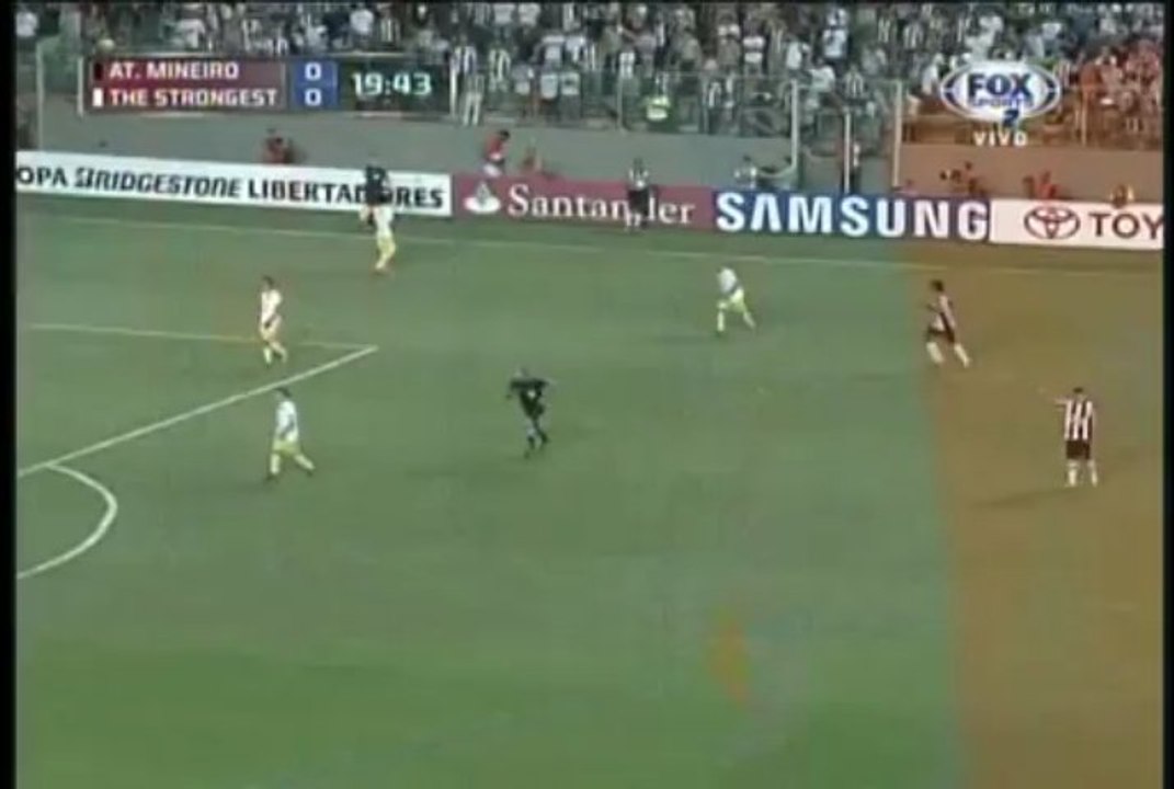 El gol que se comió Pablo Escobar [Atlético Mineiro - The Strongest]