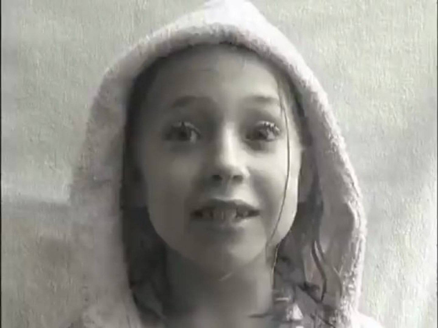 Pai filma filha durante doze anos!