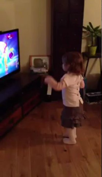 Lalou joue à la wii