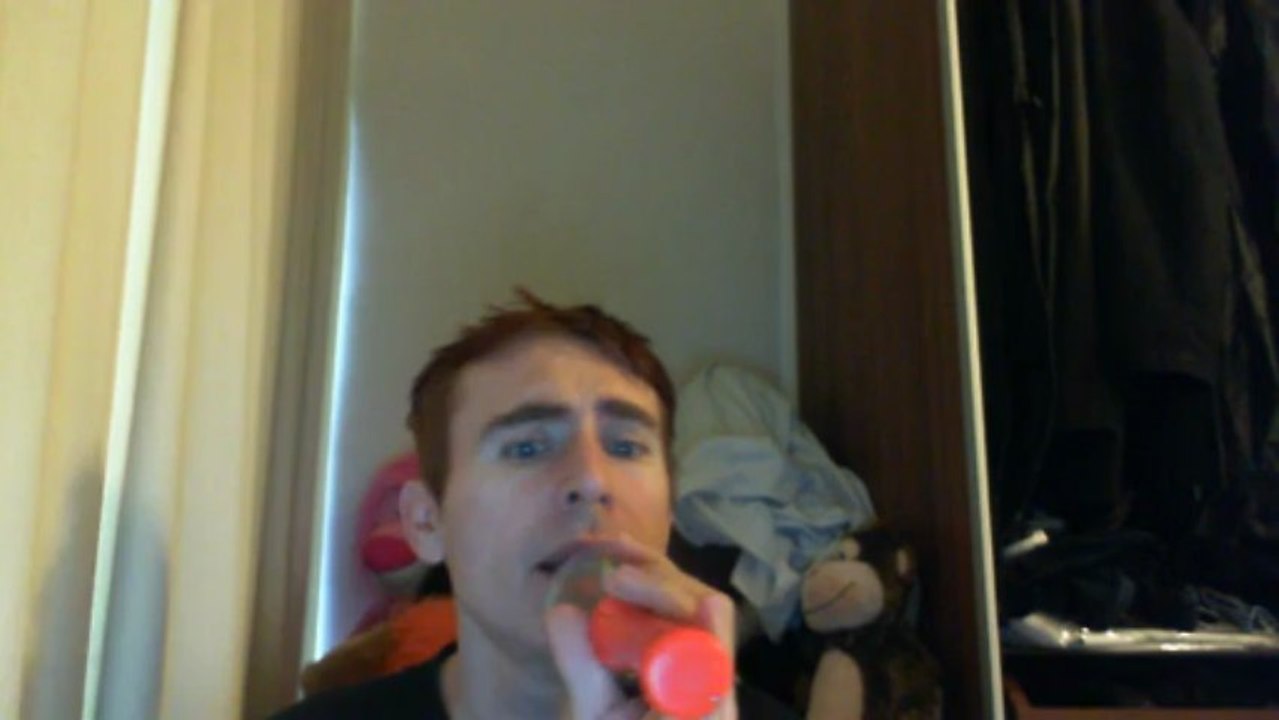 Wiwi égratigne "ceux que j'aime" de Vicky Léandros