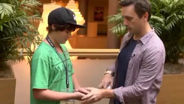 The Wallet Transformer by Cameron Francis and Big Blind Media - Magic Trick