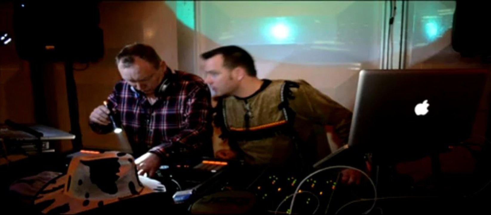 Crazyland Wild Wild West  Area 6 de lounge tent  --- tech house room after mov