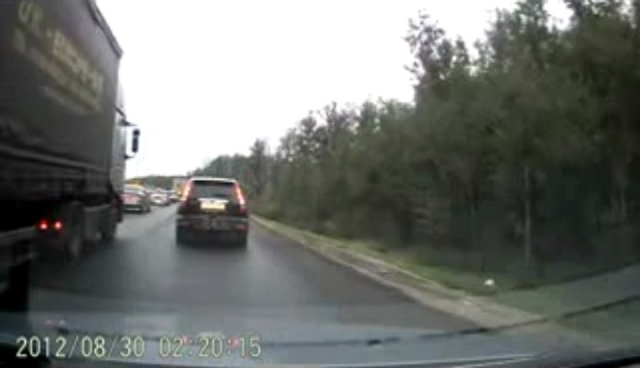 qui c'est qu'a l'air d'un c