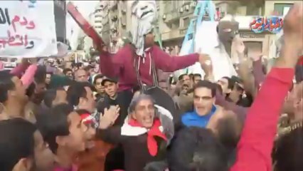 "الثورة رجعت تانى "هتاف يتردد فى التحرير