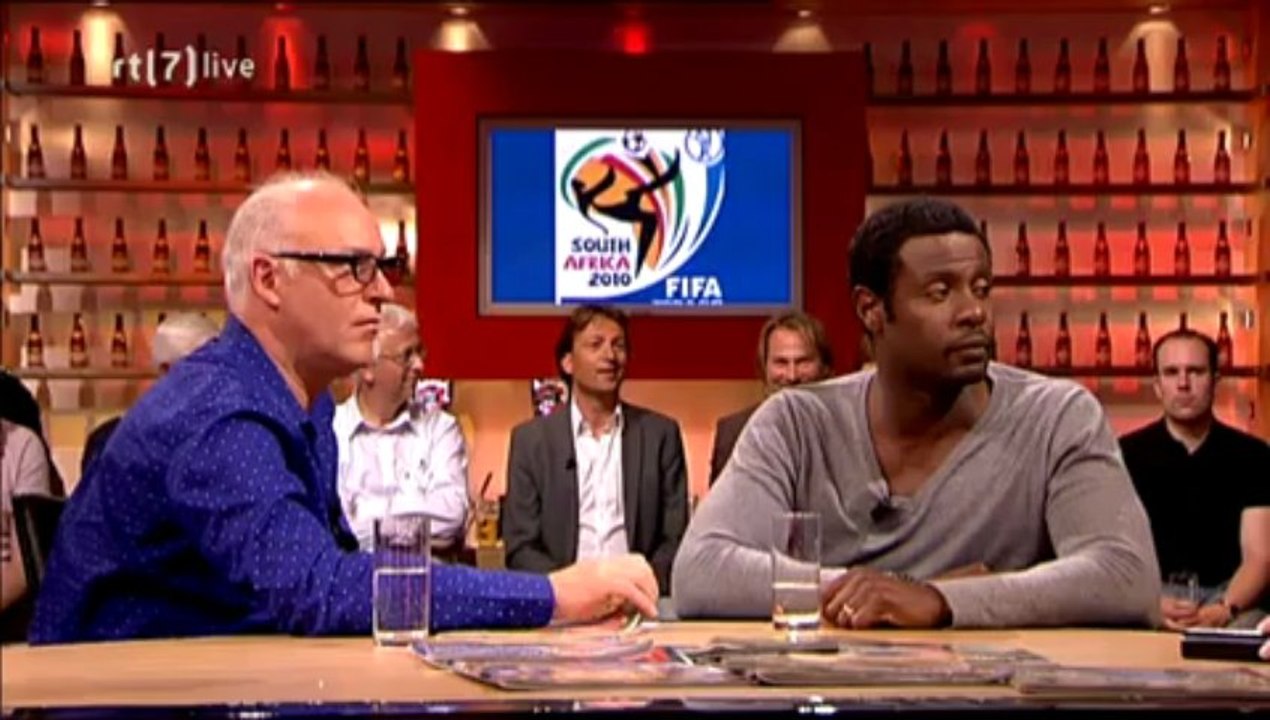 Voetbal International - 04-06-2010 (John Williams) deel 1
