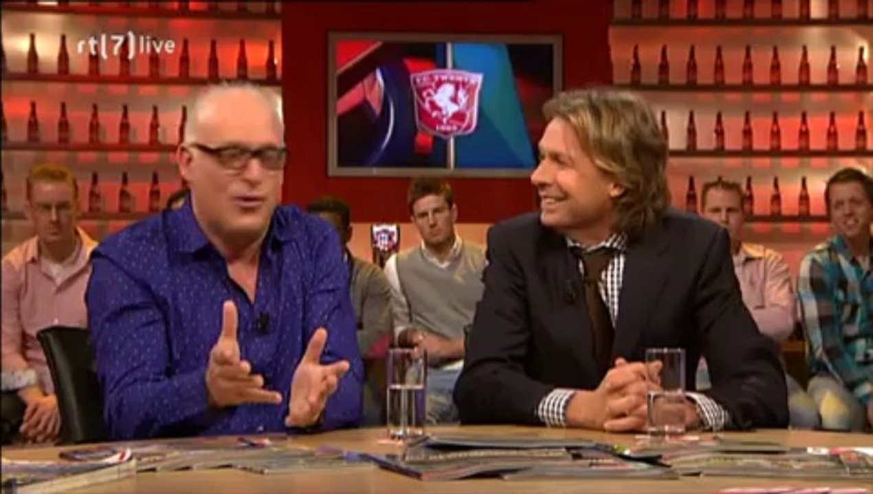 Voetbal International - 05-04-2010 (hoogtepunten) deel 1 van 2