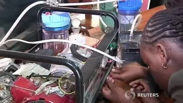 De l'urine pour remplacer le diesel ? L'idée fabuleuse de 4 écolières nigérianes