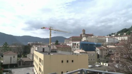 Une grand-mère sur une grue à Privas pour voir sa petite-fille
