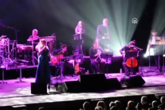 Sezen Aksu konser verdi