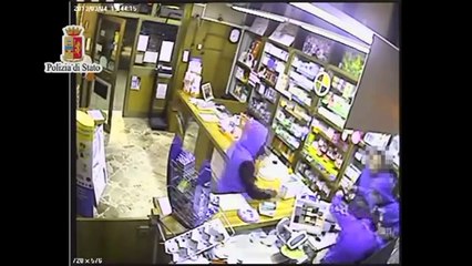 Palermo - Rapinano farmacia e picchiano impiegato, arrestati (09.03.13)