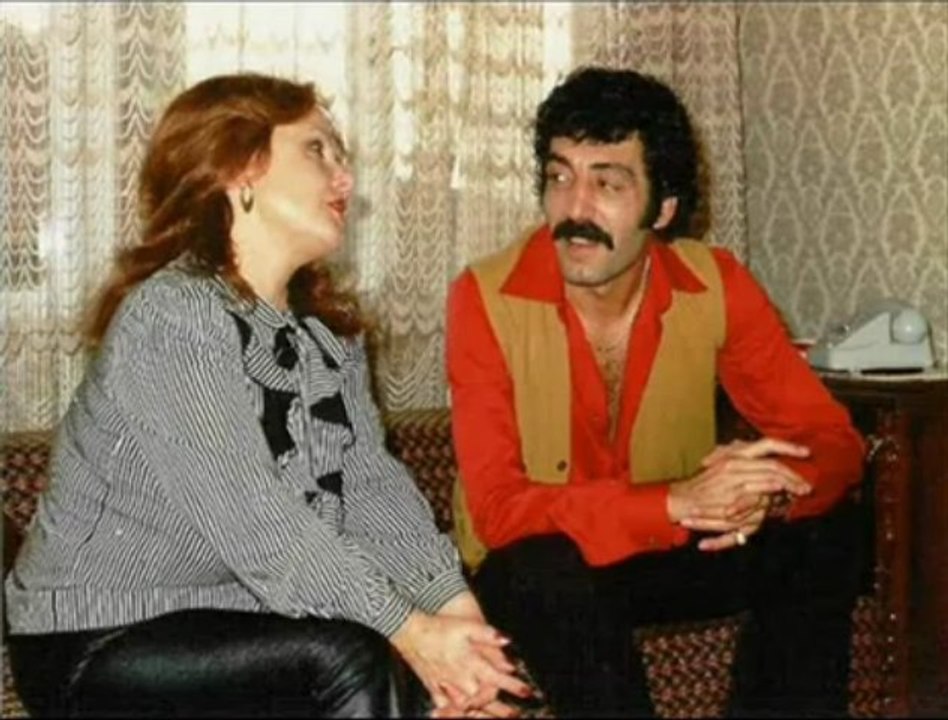 Müslüm Gürses - Şarkılar Senin İçin  Uzaklardan Arama Cünkü sen içimdesin Seslidus