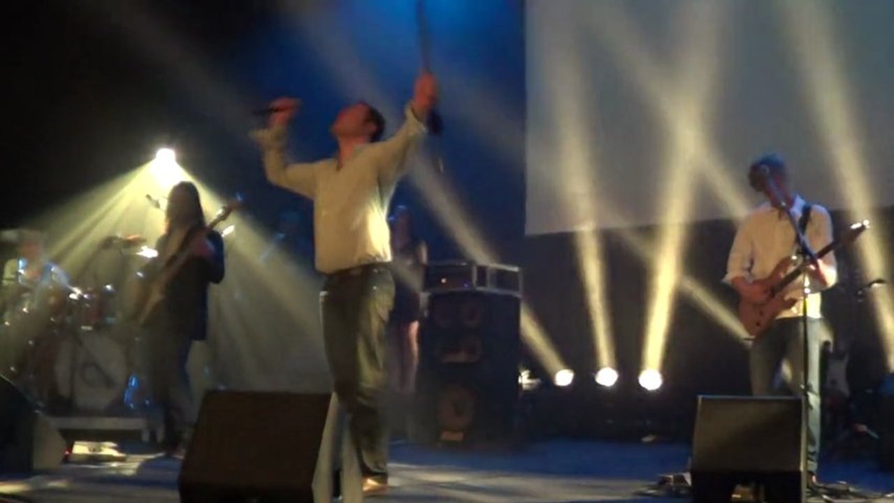 BOHEMIAN DUST (QUEEN Tribute band) - Tie your mother down