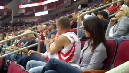 La Kiss Cam la plus improbable