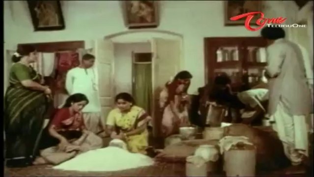 Suttivelu Hilarious Setairs On Gummadi - Comedy Scene