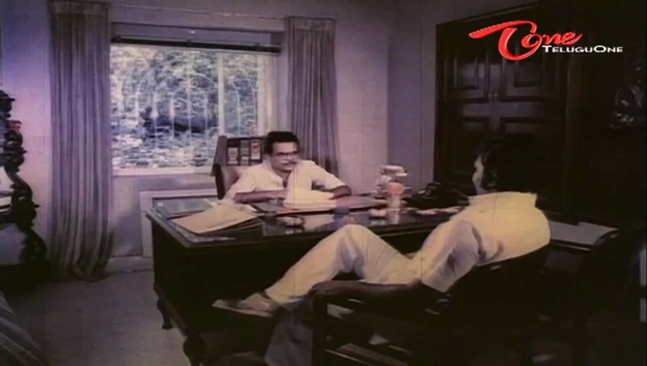 Madala Ranga Rao Kicks Sutti Veerabhadra Rao