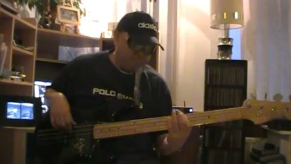 Get on the good foot  James Brown bass cover Bob Roha