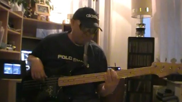 Get on the good foot James Brown bass cover Bob Roha