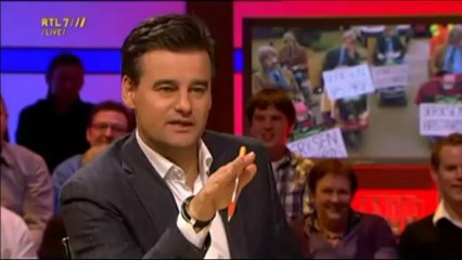 Johan Derksen look-a-likes vieren carnaval