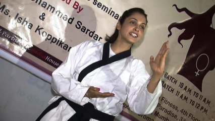 Isha Koppikar Gives Self Defence Tips To Women