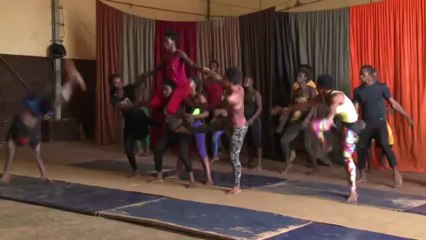 Oxmo Puccino en Guinée Conakry pour l'UNICEF : "Naître adulte"