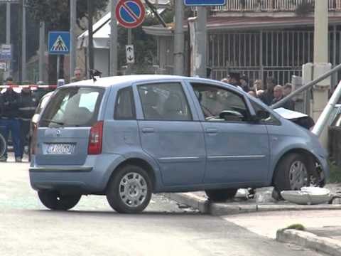 Torre Annunziata (NA) - Uomo ucciso in strada 1 (05.03.13)