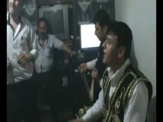 Beykoz Yeni Mahalle Mustafa Celik Hic Önemi Yokkun Evinde Eylence