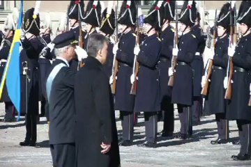 Saray'a atlı arabayla gitti