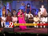 Politicians sing TSR bhajans