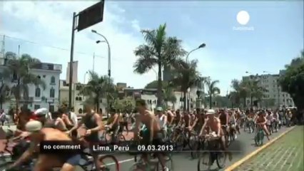 Des cyclistes nus manifestent au Pérou - no comment