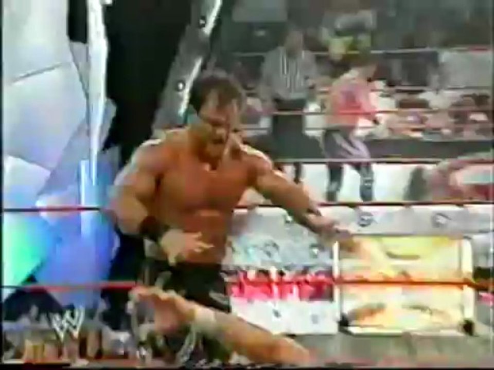 Shawn Michaels vs Chris Benoit (RAW 2004.05.03) Видео Dailymotion