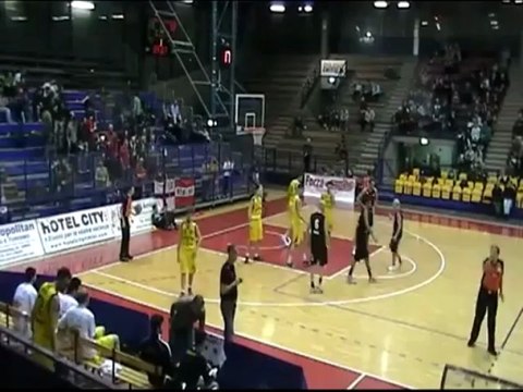 Icaro Sport. Crabs Rimini-Poderosa Montegranaro 58-66, la partita