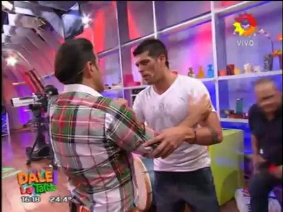 Pronto.com.ar Cris U se sintió incomodo por Vicky Xipolitakis