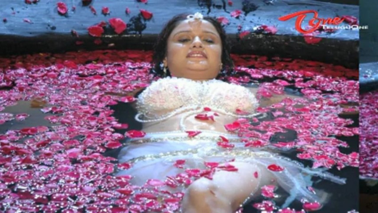 Sonia agarwal sexy video