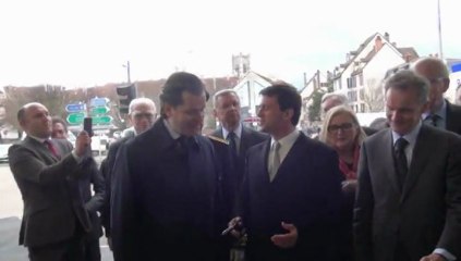 Valls inaugure le commissariat d'Auxerre
