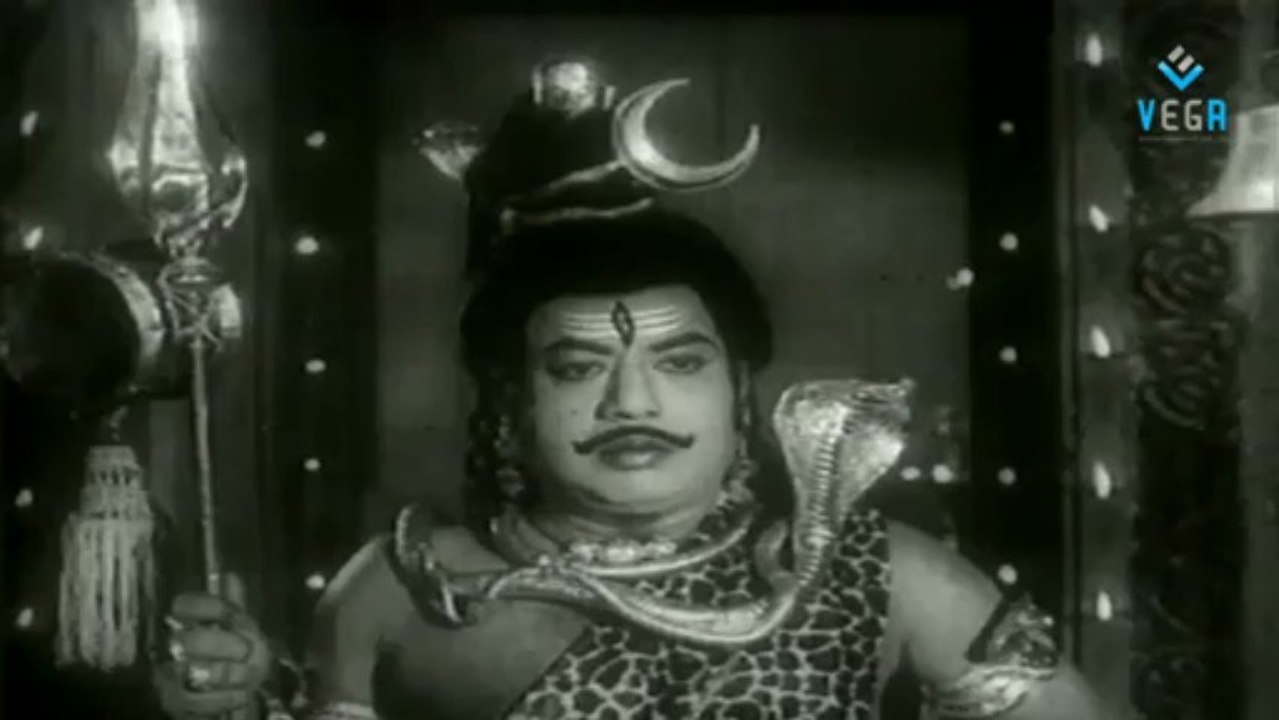 Emotional Scene Of Negesh In Ruthra Thandavam