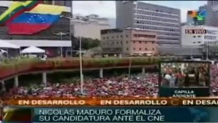 Maduro 'ungido' por las masas y Capriles ausente marcan la jornada de inscripción