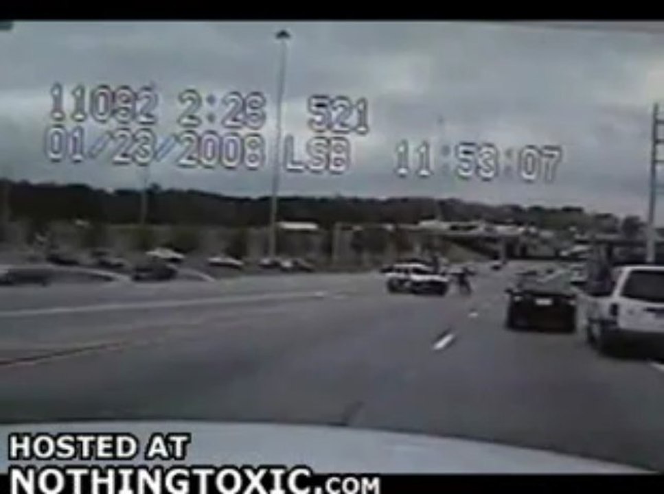 Course poursuite Flic US - Ils donnent les 1ers Soins !!