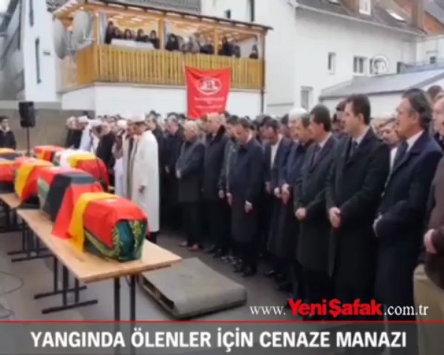 Yangında ölenler için cenaze namazı kılındı