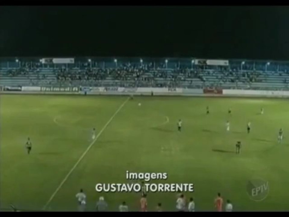 Παίκτης βγάζει νοκ-άουτ διαιτητή με κίνηση καράτε!