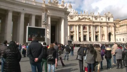 Pilgrims crowd St Peter's square ahead of conclave