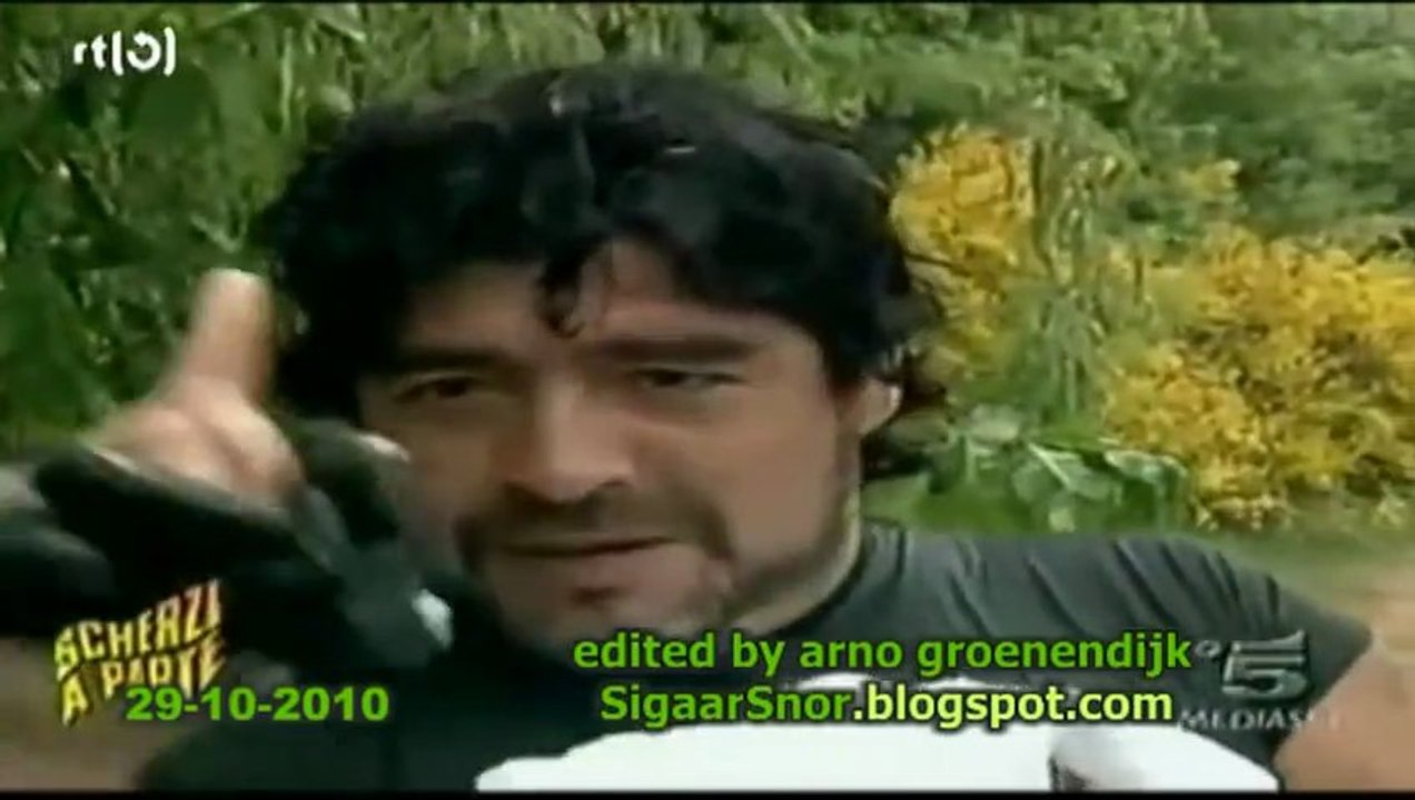 Maradona valt in water bij Italiaanse Bananasplit