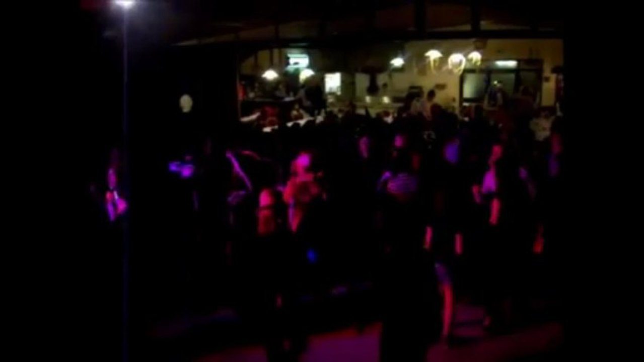 CARNEVAL MIT ONDEBLUE PARTYBAND www.dailymotion.com